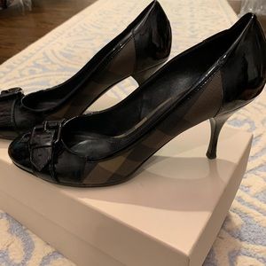 Burberry pumps